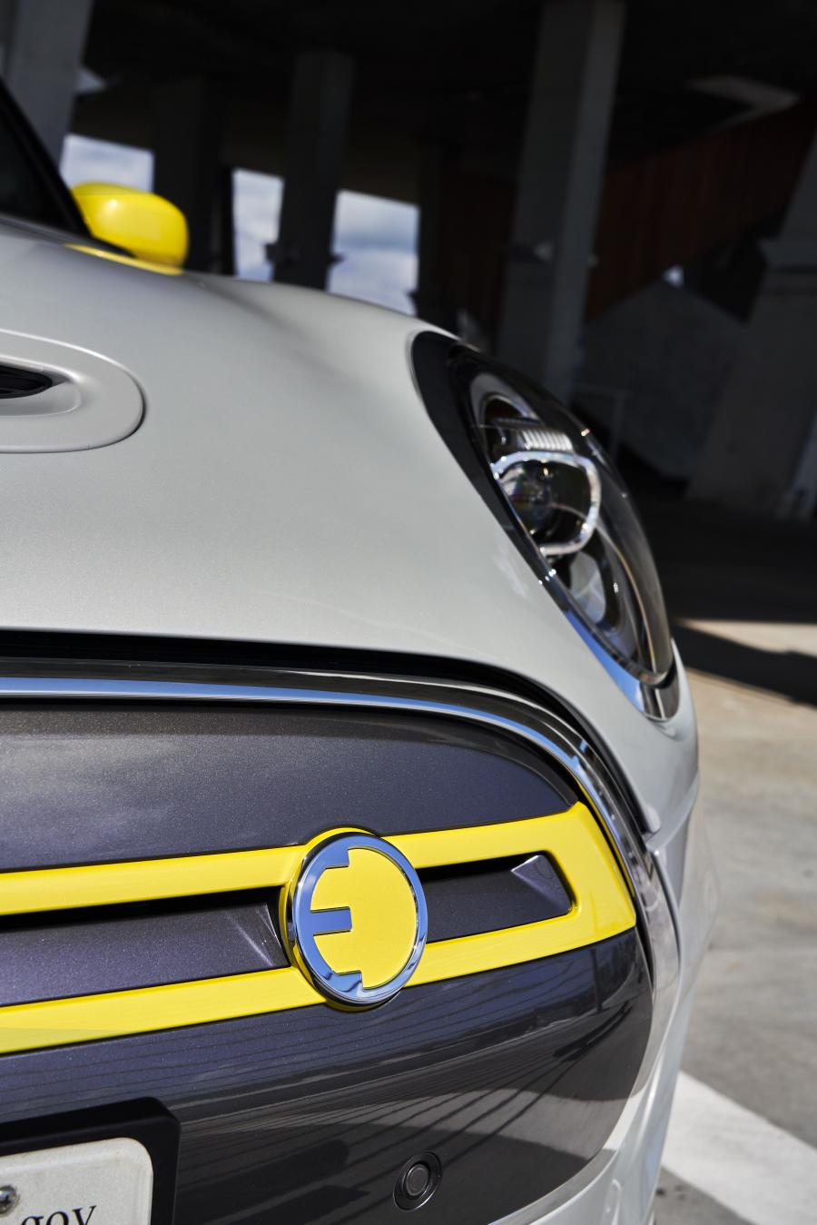 Детали экстерьера Mini Cooper SE (F56) 2020 года  (NA) (фото 329 из 342)